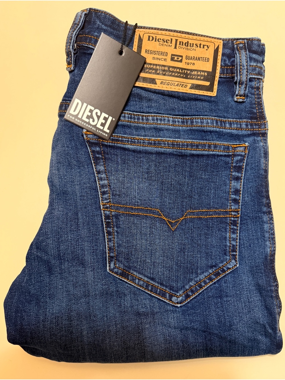 Diesel Men's Dark Blue Slim Jeans with Contrast Stitching(brand new)